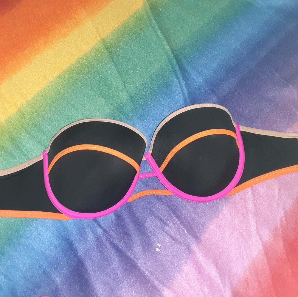 34D Victoria's secret strapless swim top